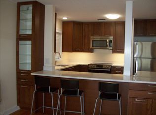 522 Greenwood St APT 2E, Evanston, IL