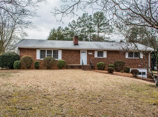 5256 Country Club Rd, Winston Salem, NC 27104