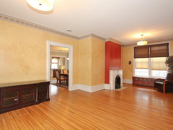 4th image of 501 N Elmwood Ave