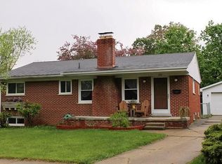 356 Hillcrest Dr, Saline, MI 48176