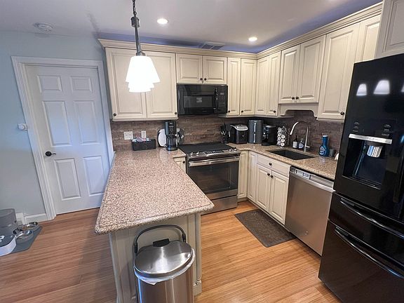 3rd image of 5 Northbrook Drive #501