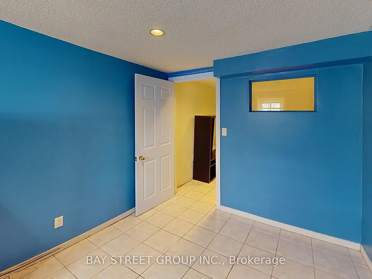 36 Grandview Ave #BASEMENT — Photo 10