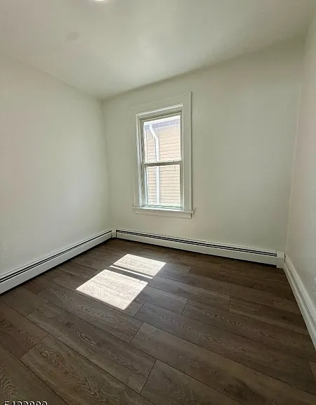 123 Clark Pl — Photo 8