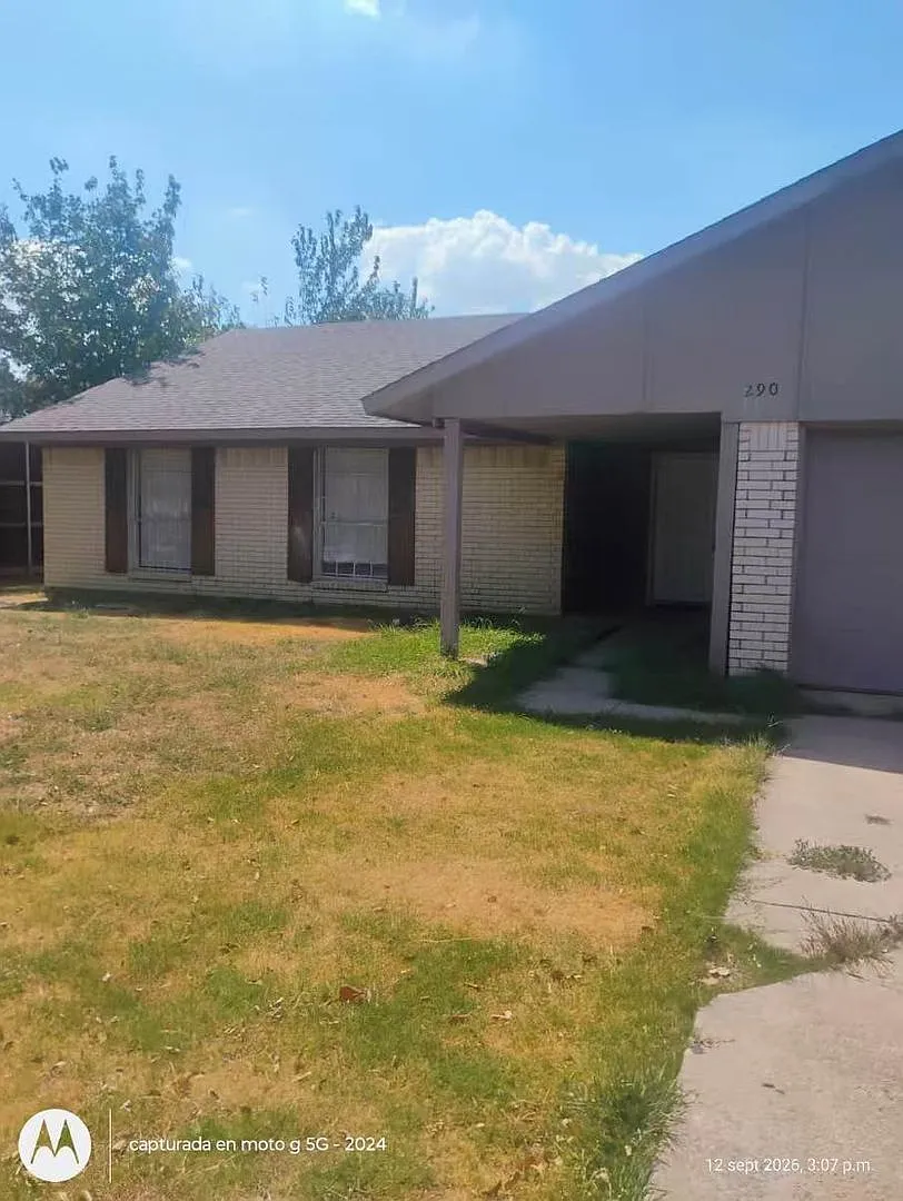 Beautiful 4 Bedroom 2 Bathroom in Carrollton! — Photo 1