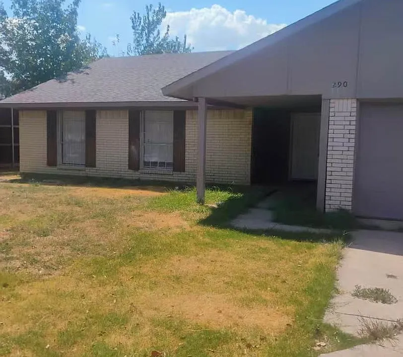 2901 Colonial Dr