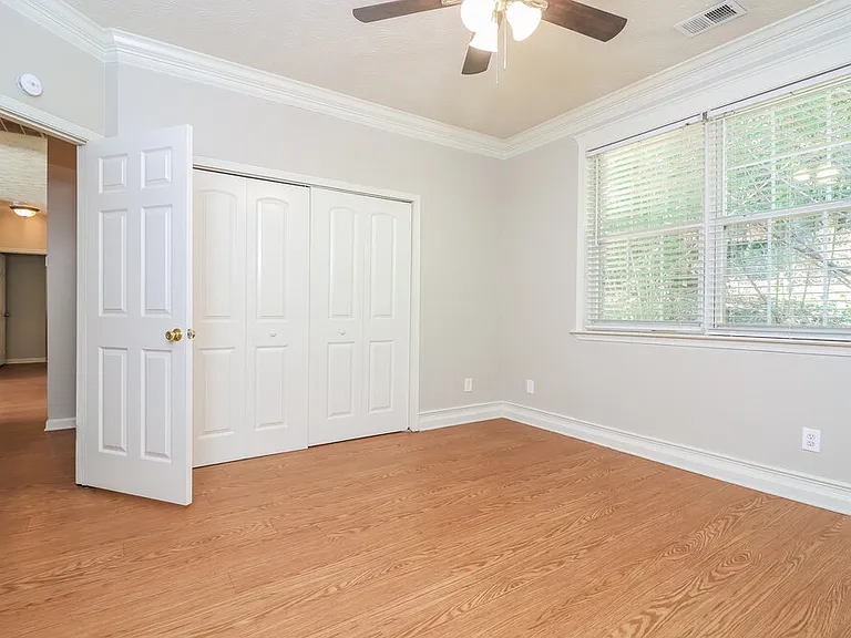 186 Windcroft Ct NW — Photo 11