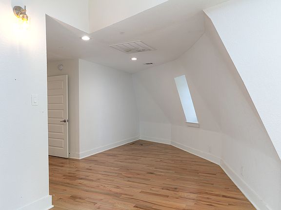 2nd image of 8439 Huttig Ave