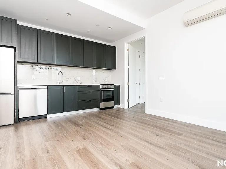 322 Grand Concourse #1301 — Photo 3