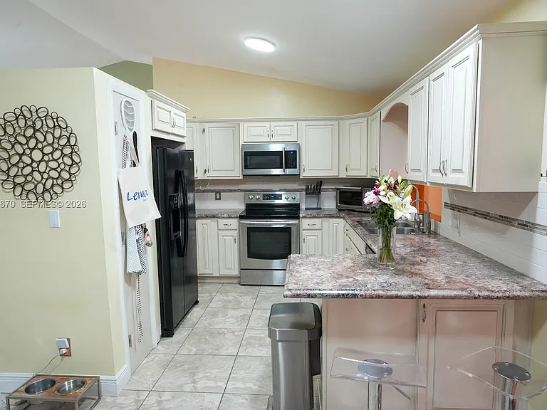 2304 SE 8th Ter — Photo 4