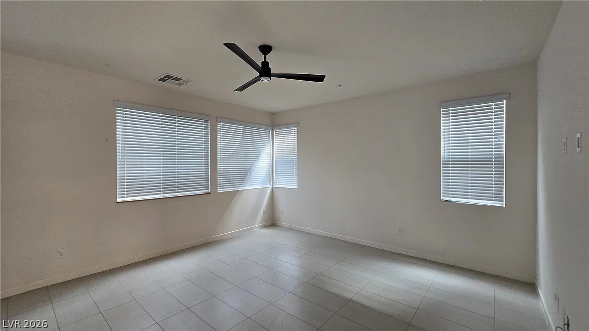 3 bed, 3.0 bath, 1985 sqft, $2,950 — Photo 4