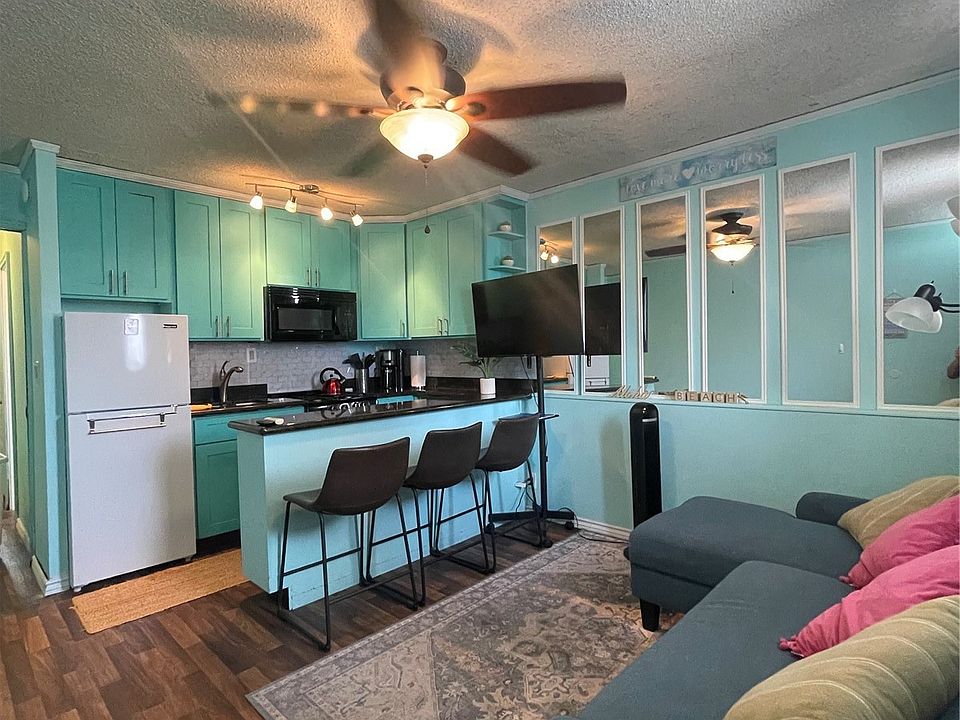 1st image of 1863 Kaioo Dr #306