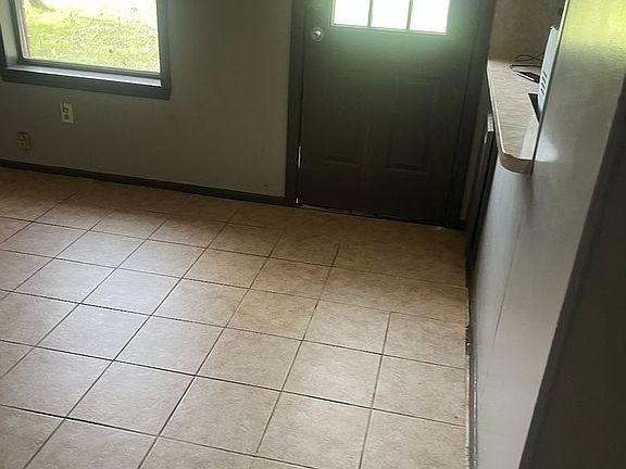 4th image of 803 Sinbad St