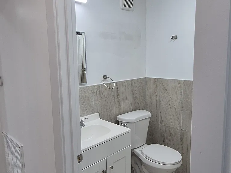 5575 Ogontz Ave #1 — Photo 16