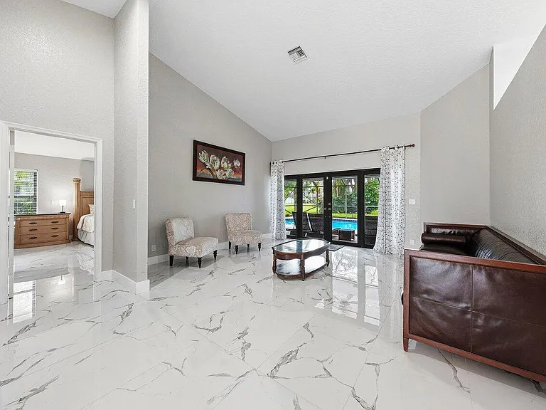 13710 Callington Dr — Photo 8
