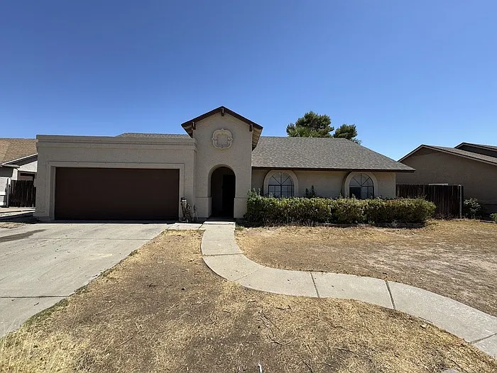 3227 W Helena Dr — Photo 2