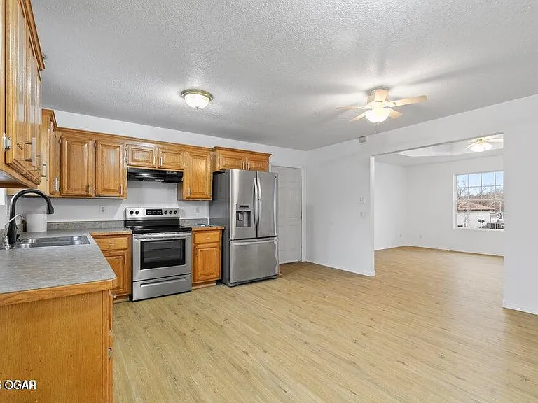1177 E Amber Dr — Photo 8