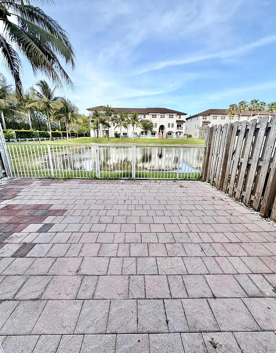 Doral Breeze — Photo 2