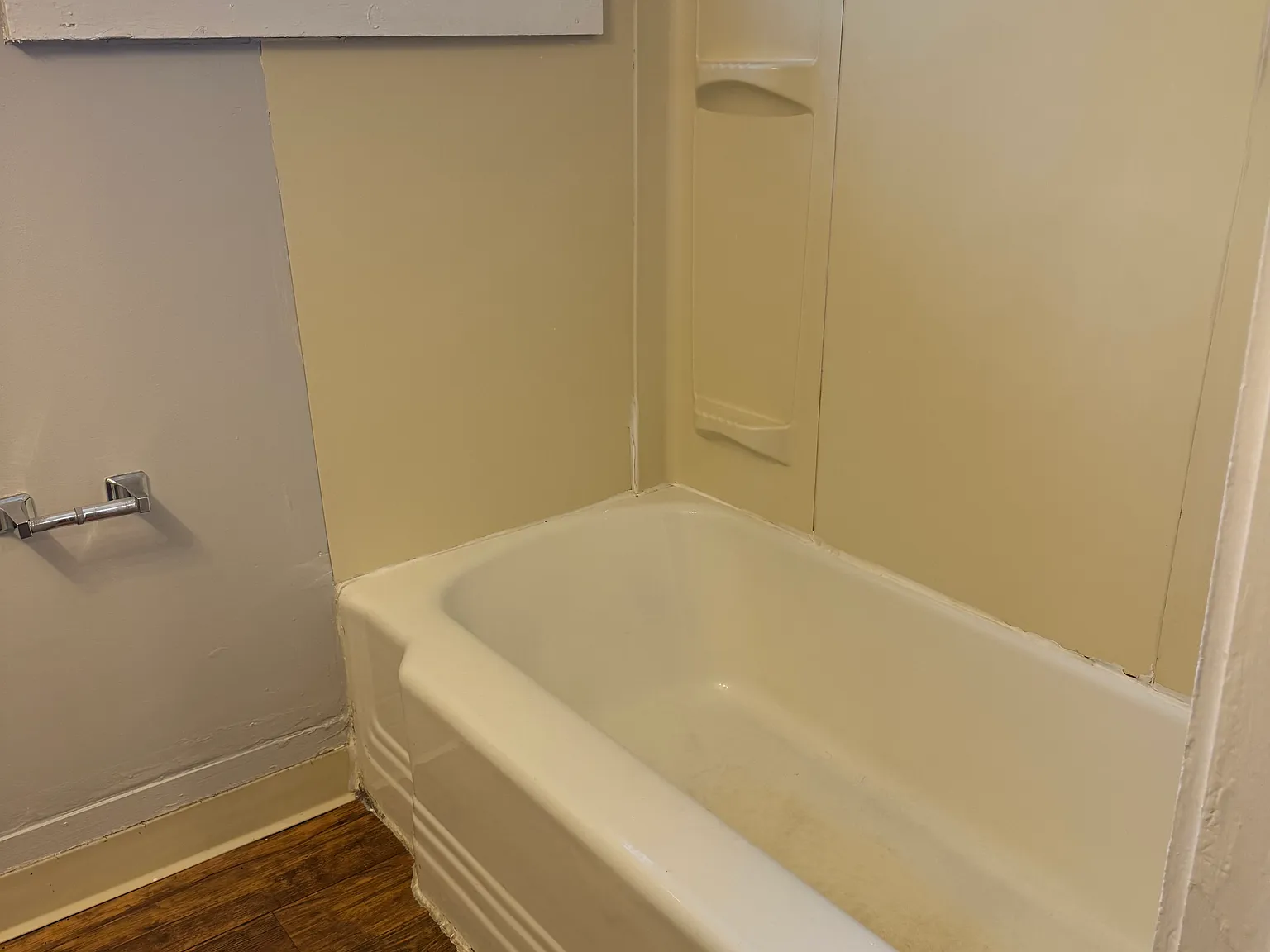 3 bed, 1200 sqft, $1,700 — Photo 3
