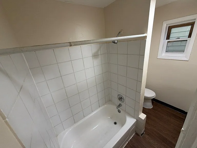 114 Smith Ave — Photo 6