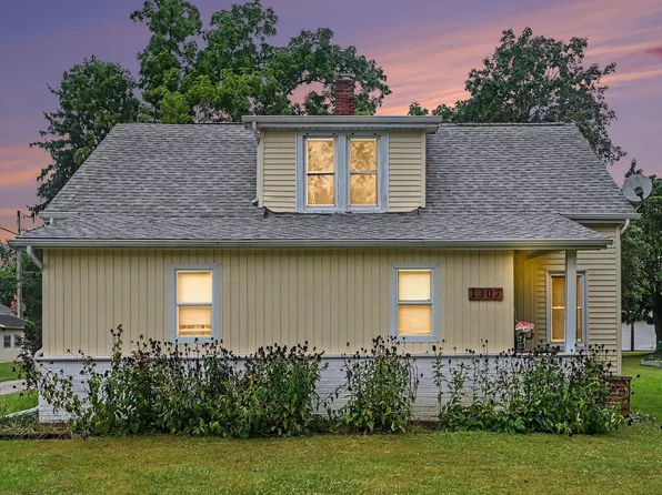 1307 Hickory St, Goshen, IN 46526