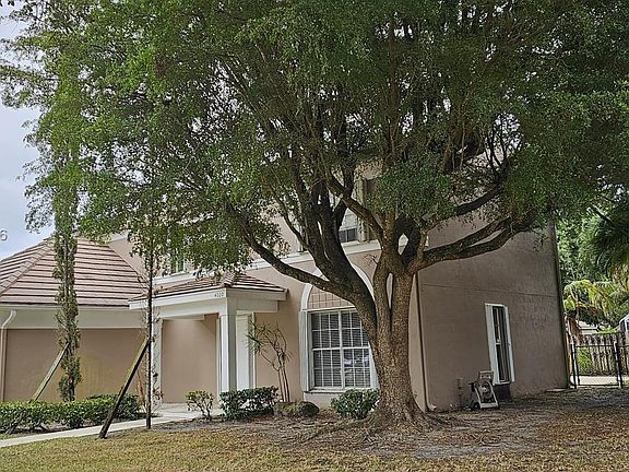 2nd image of 4020 Sabal Lakes Rd