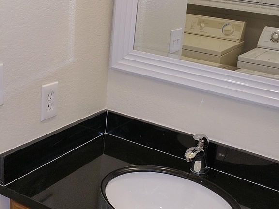5th image of 224 N Central Ave APT C