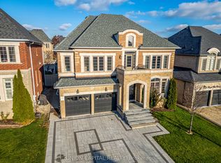 67 Royal West Dr, Brampton, ON L6X0V9