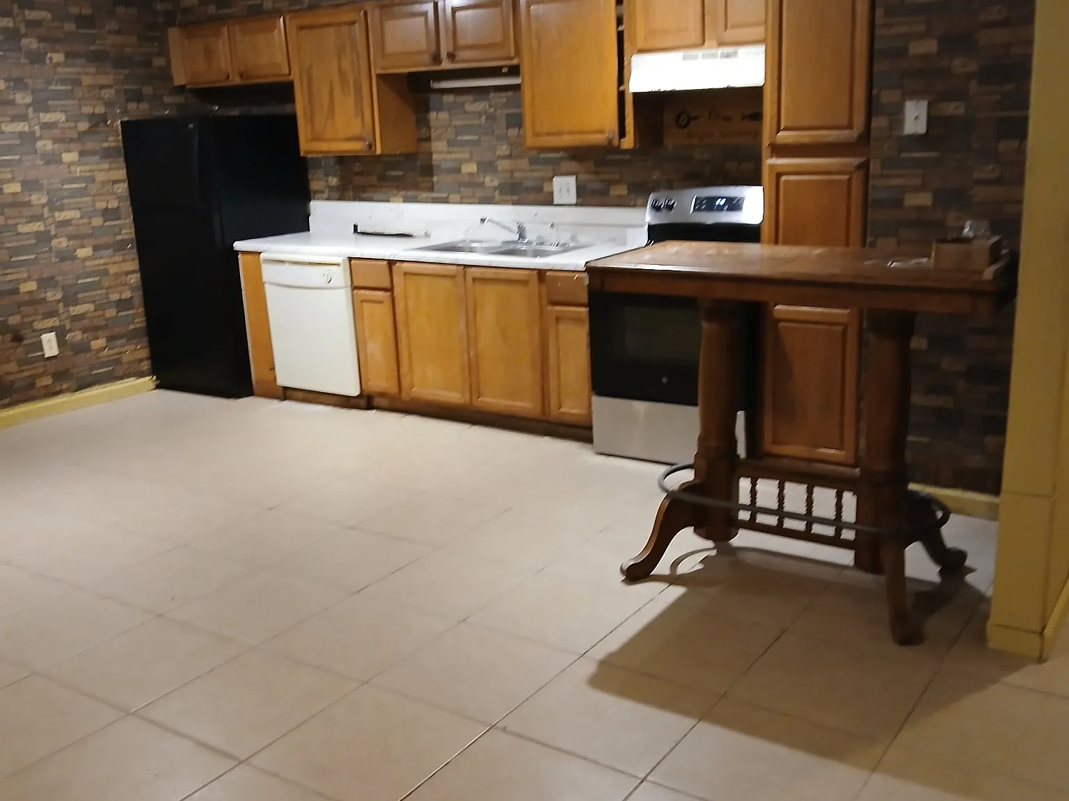 3 bed, 1354 sqft, $1,450 — Photo 3
