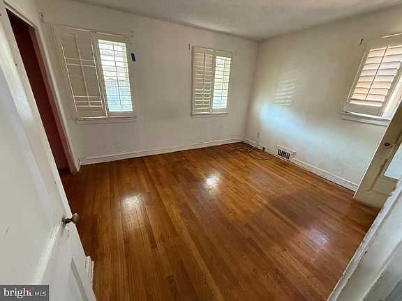 2nd image of 3048 M St SE