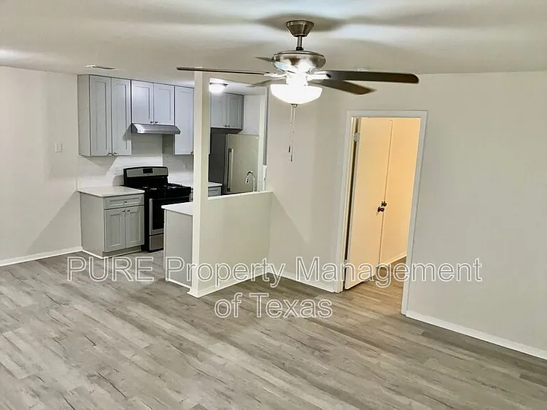 417-418 Parkhill Cv #417 — Photo 4