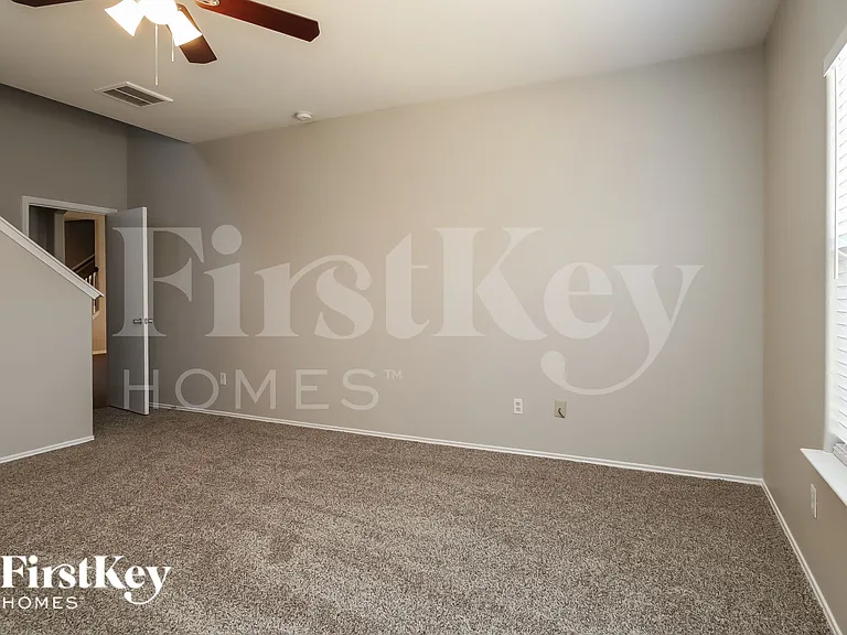 8610 Sunny Gallop Dr — Photo 10