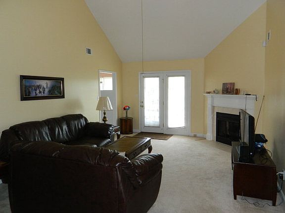3rd image of 3430 Essex Pl