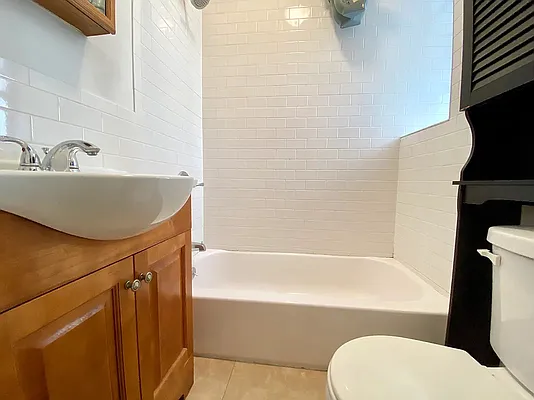 Rented by REAL New York | media 7