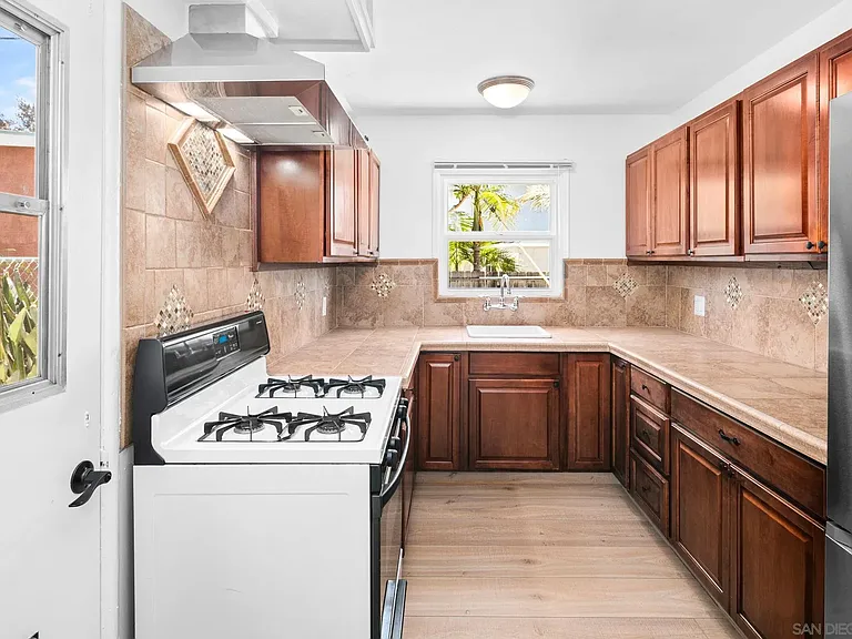 620 Minot Ave — Photo 13