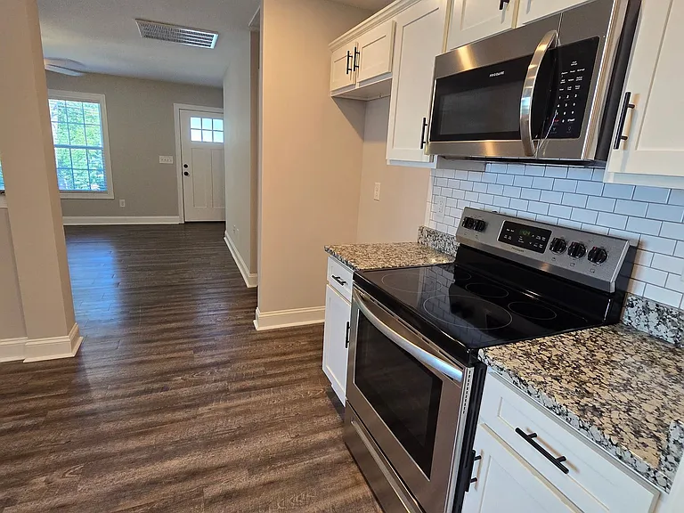 404 S Rose Ave — Photo 11