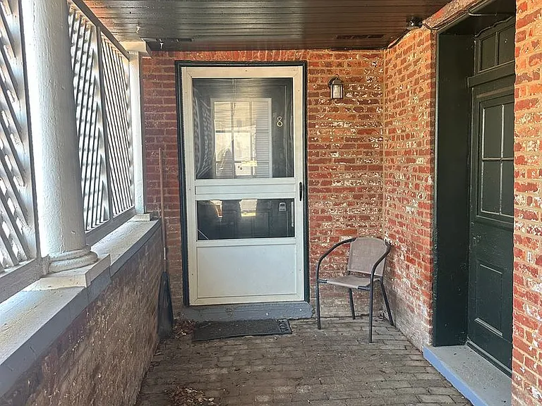 418 N Loudoun St — Photo 3