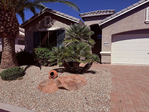 3rd image of 18252 W Buena Vista Dr