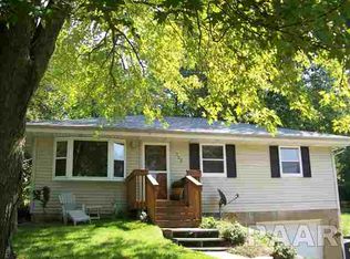 722 Grand View Ave, Pekin, IL 61554