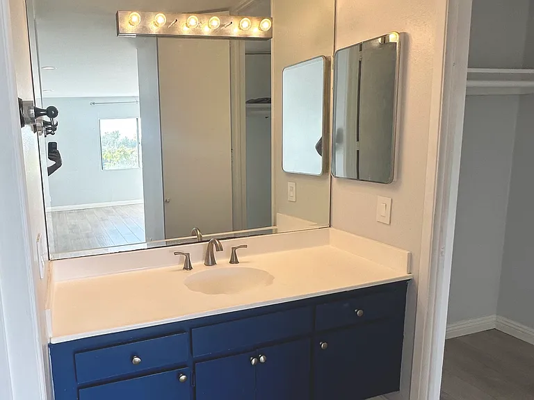 5950 Canterbury Dr — Photo 8