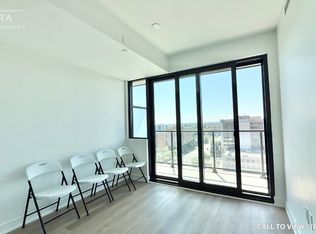 3009 Novar Rd #1209, Mississauga, ON L5B 1S4