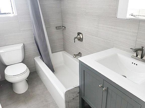 5th image of 72 Barrow St APT 4K