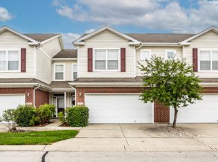 10911 Perry Pear Dr, Zionsville, IN 46077