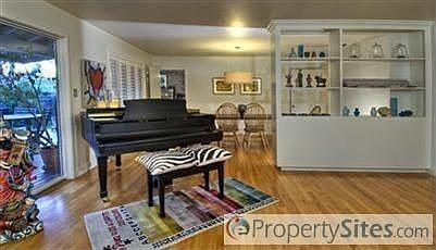 3rd image of 1324 Normandy Ln