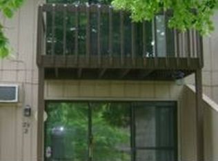 29 Jamaica Colony APT 2, Fox Lake, IL 60020