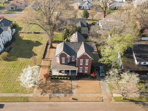 2nd image of 817 Exchange St