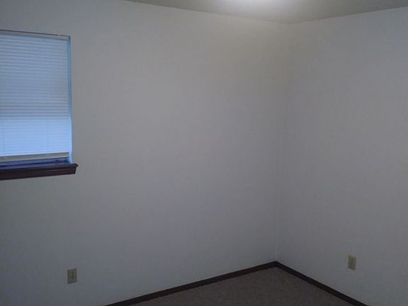 4th image of 4020 Kim Dr