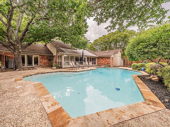 2nd image of 2609 Shadow Ridge Dr