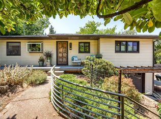 571 S Mountain Ave, Ashland, OR