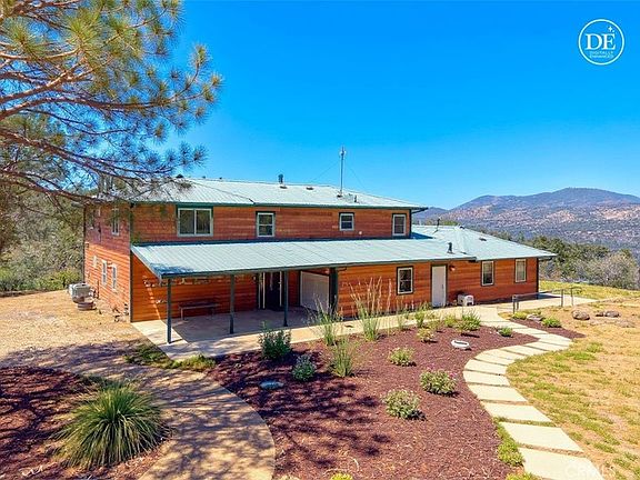 3rd image of 4921 Lookout Mountain Rd