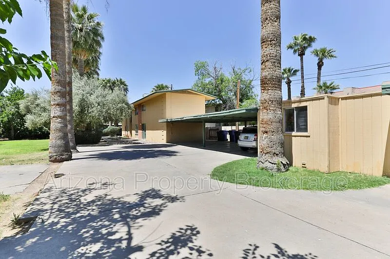 Mesa Palms — Photo 2